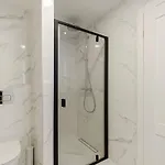 Urban Hideaway I *